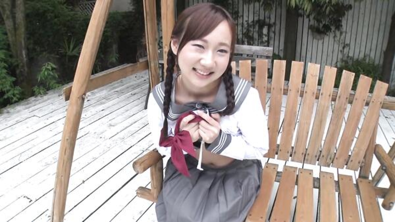 Schoolmeisje krijgt haar Japanse kutje geneukt door de lul van de leraar